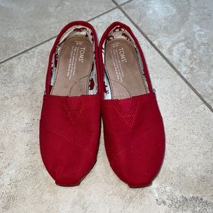 Toms size 7 red color